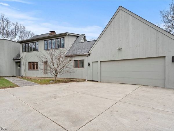 29475 S Woodland Road, Pepper Pike, OH 44124