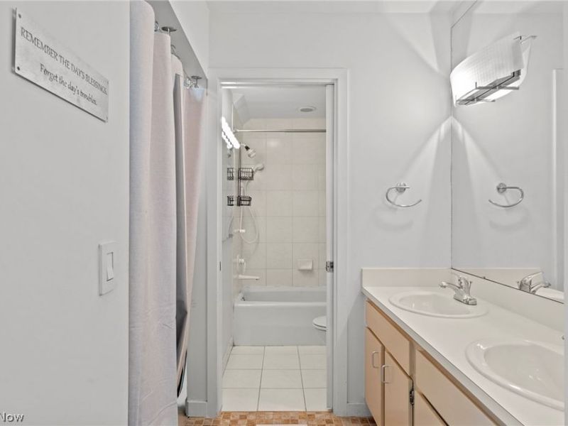 29475 S Woodland Road, Pepper Pike, OH 44124 Photo 24