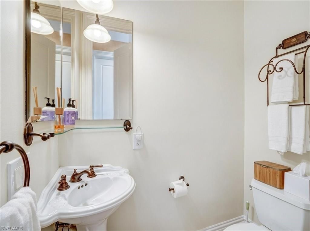5640 Williams Dr, Fort Myers Beach, FL 33931 Photo