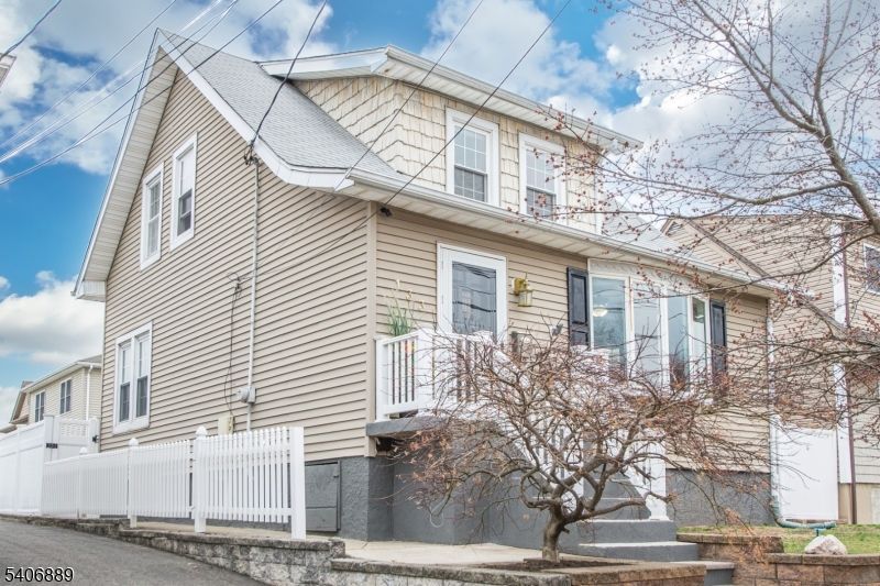 133 Forest Ave, Lyndhurst, NJ 07071 Main Photo