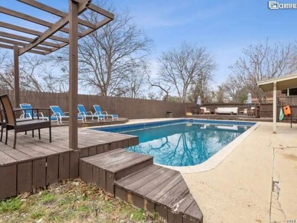 105 Gladiola, Unit B, Castle Hills, TX 78213