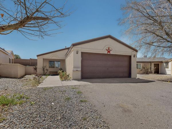 1800 Lee Loop NE, Rio Rancho, NM 87144