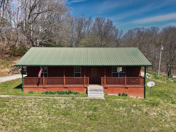 2300 Bear Creek Rd , Vanleer, TN 37181