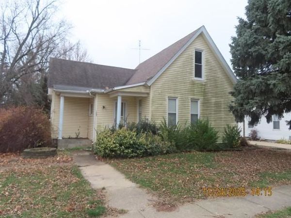 103 1st Street, Bradford, IL 61421