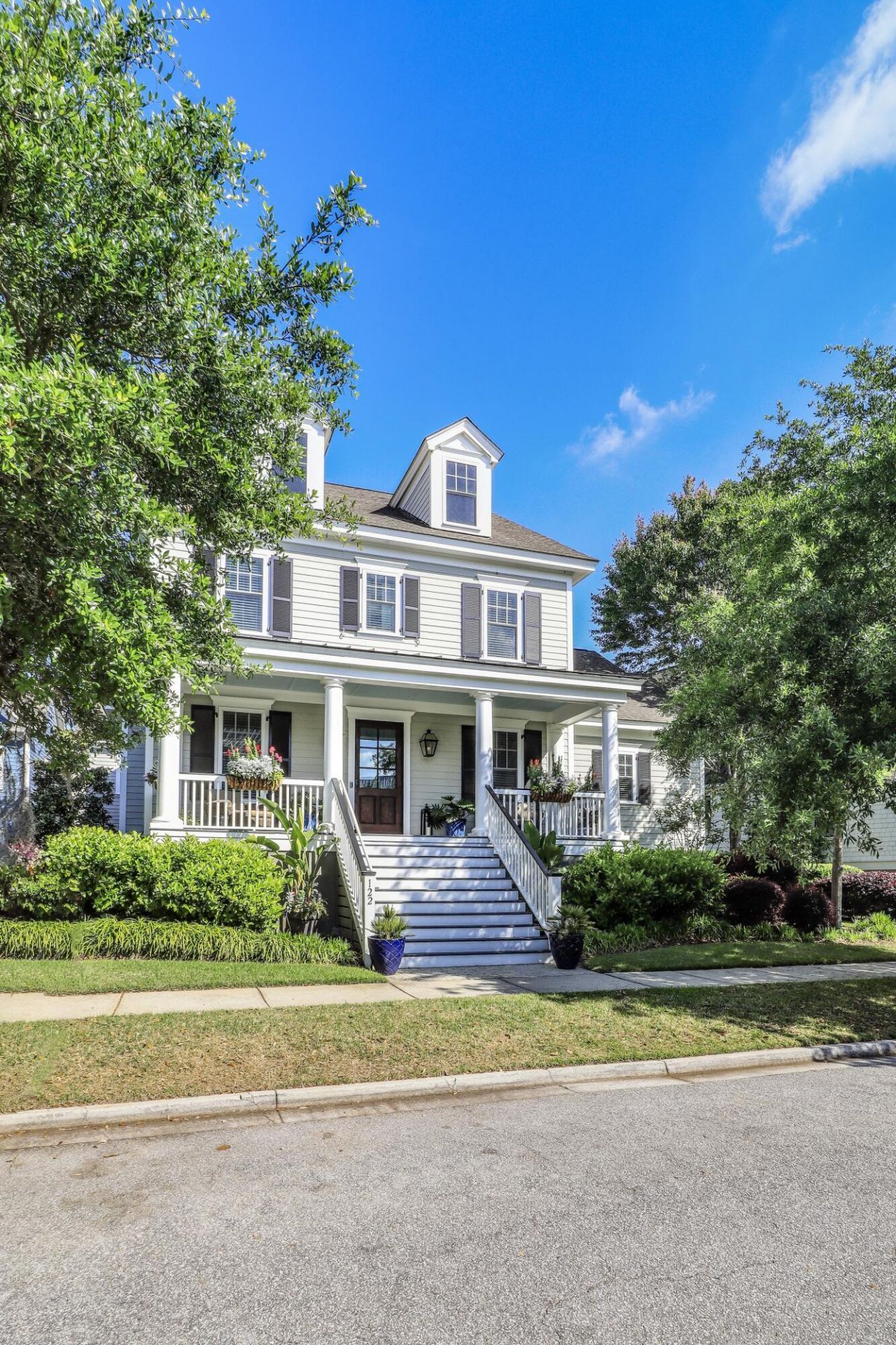 122 River Green Place Photo 2