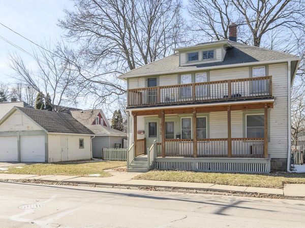712 N Greenfield AVENUE, Waukesha, WI 53186