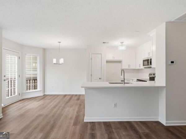 533 Fox Creek Crossing, Woodstock, GA 30188