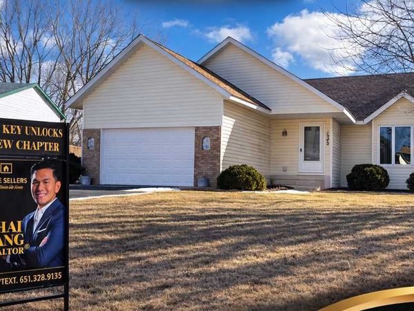 1242 Myrtle Street N, Maplewood, MN 55119