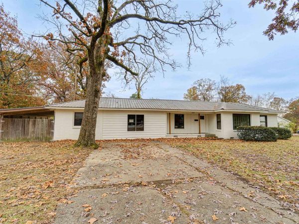 1609 McArthur Dr , Jacksonville, AR 72076