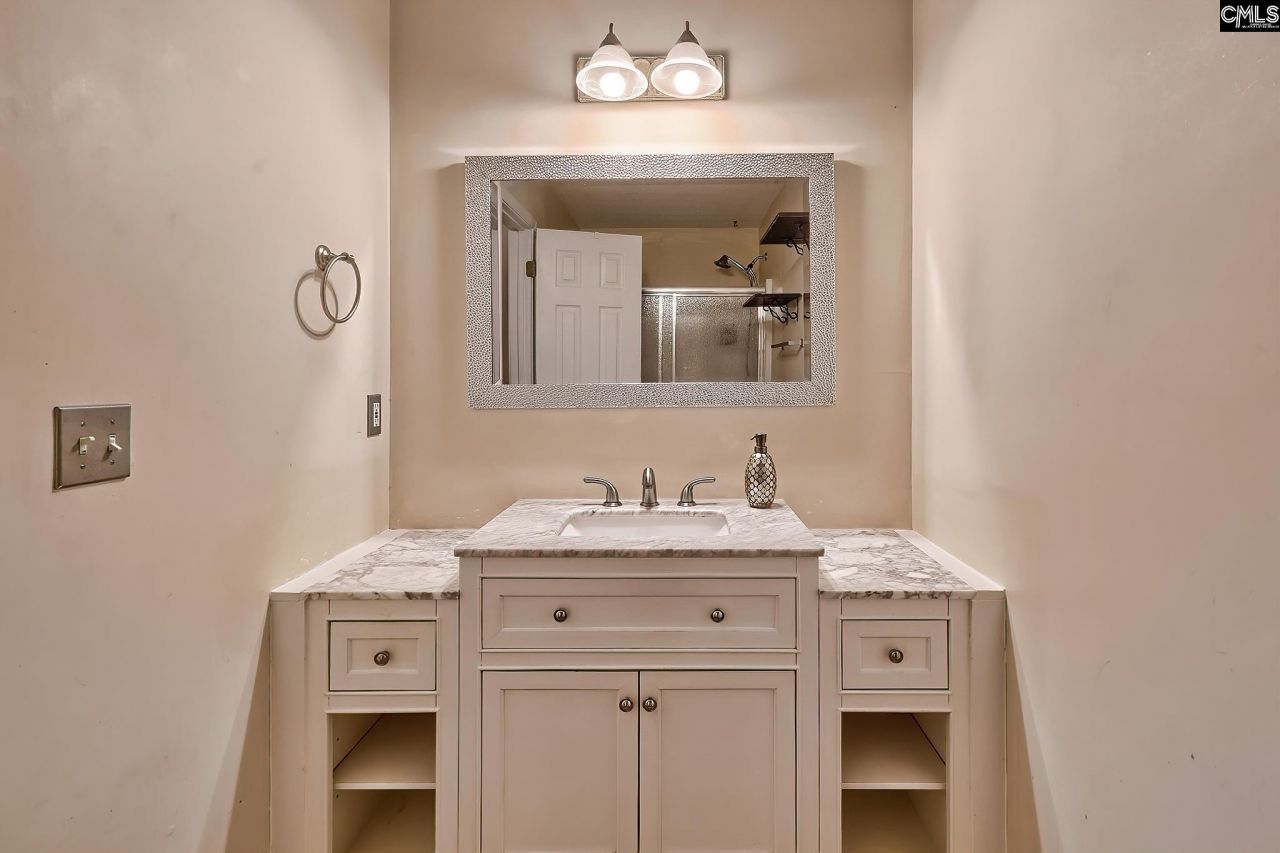 205 Twin Oaks Lane Photo 24