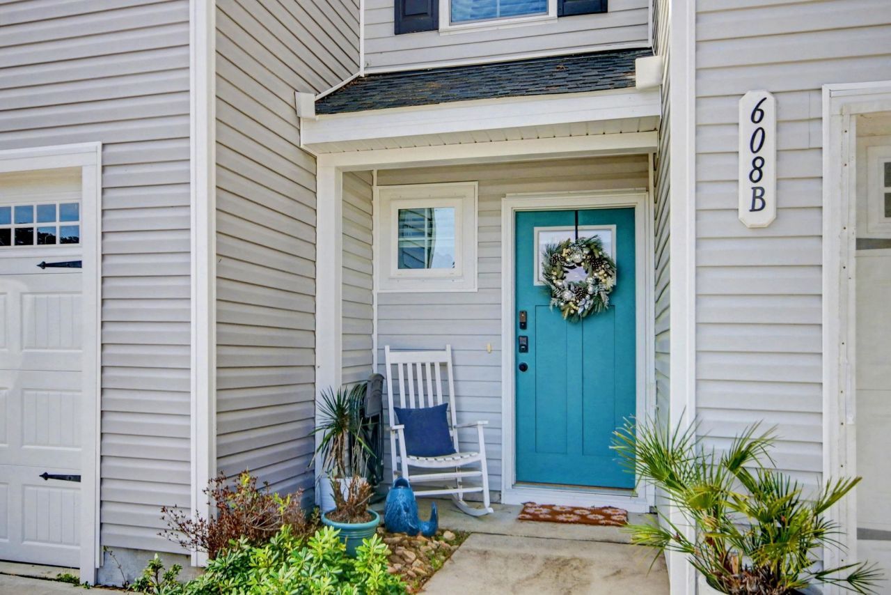 608 Montenegro Way Photo 4