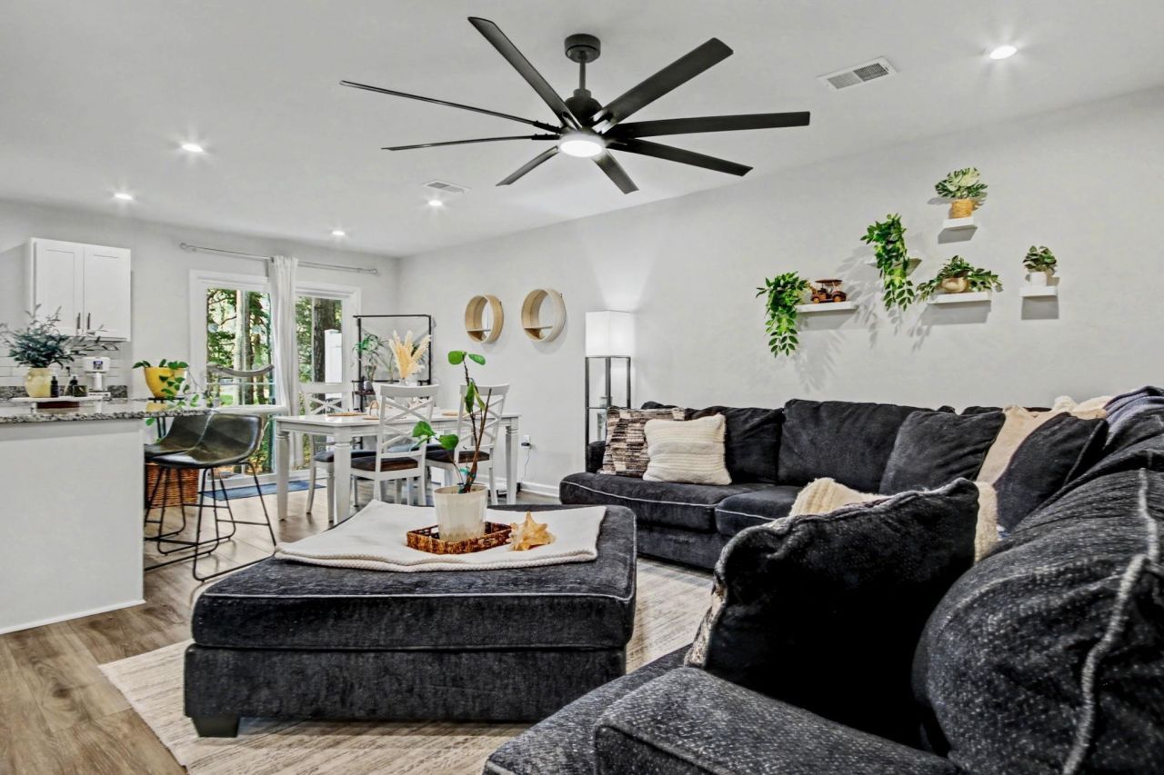 608 Montenegro Way Photo 6