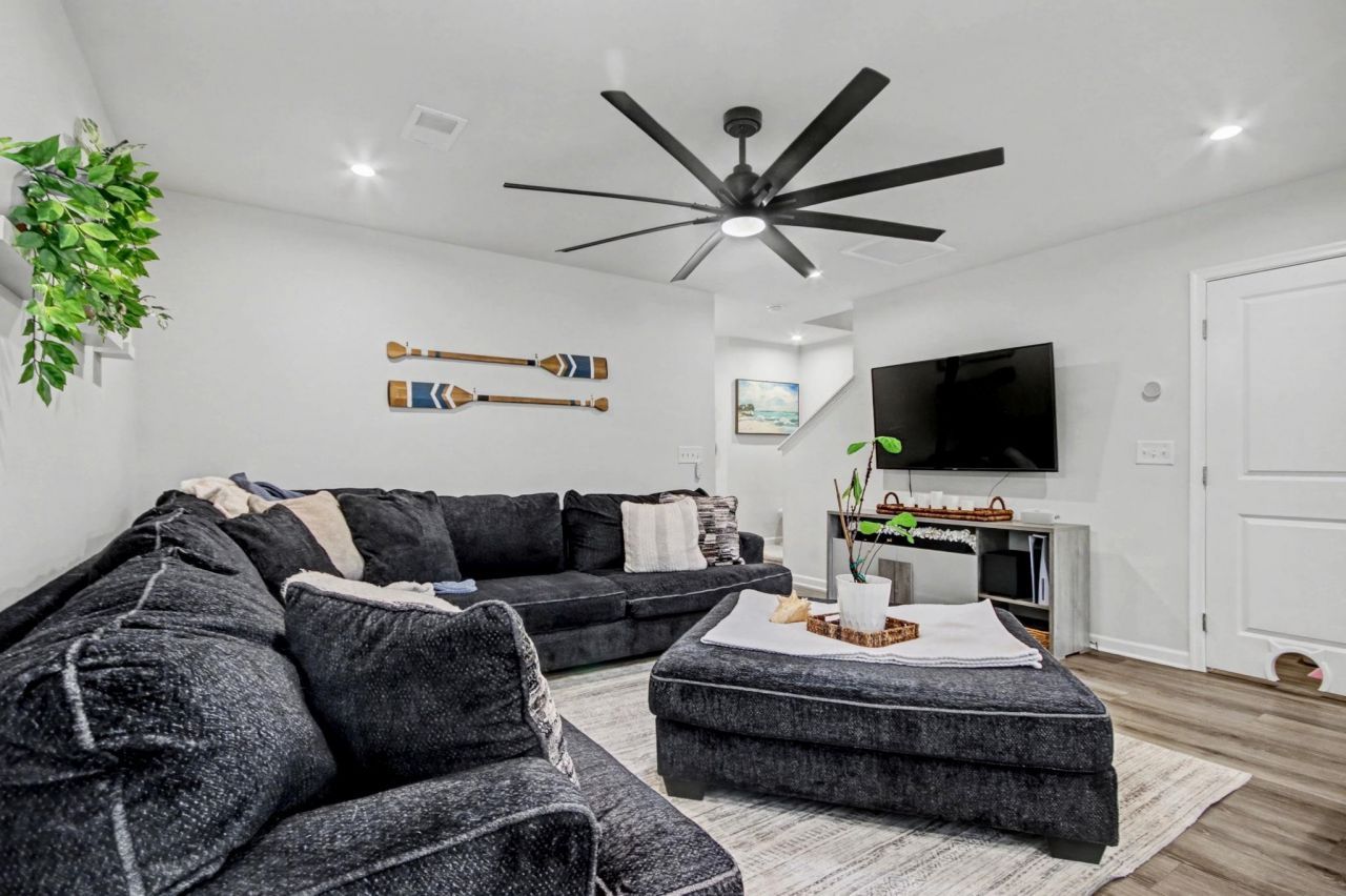 608 Montenegro Way Photo 8