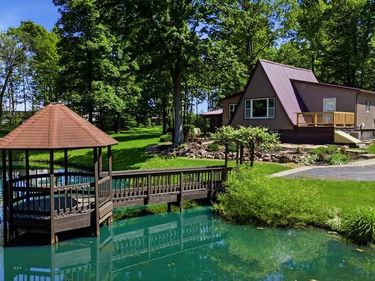 190 County Rd 800, POLK, OH 44866