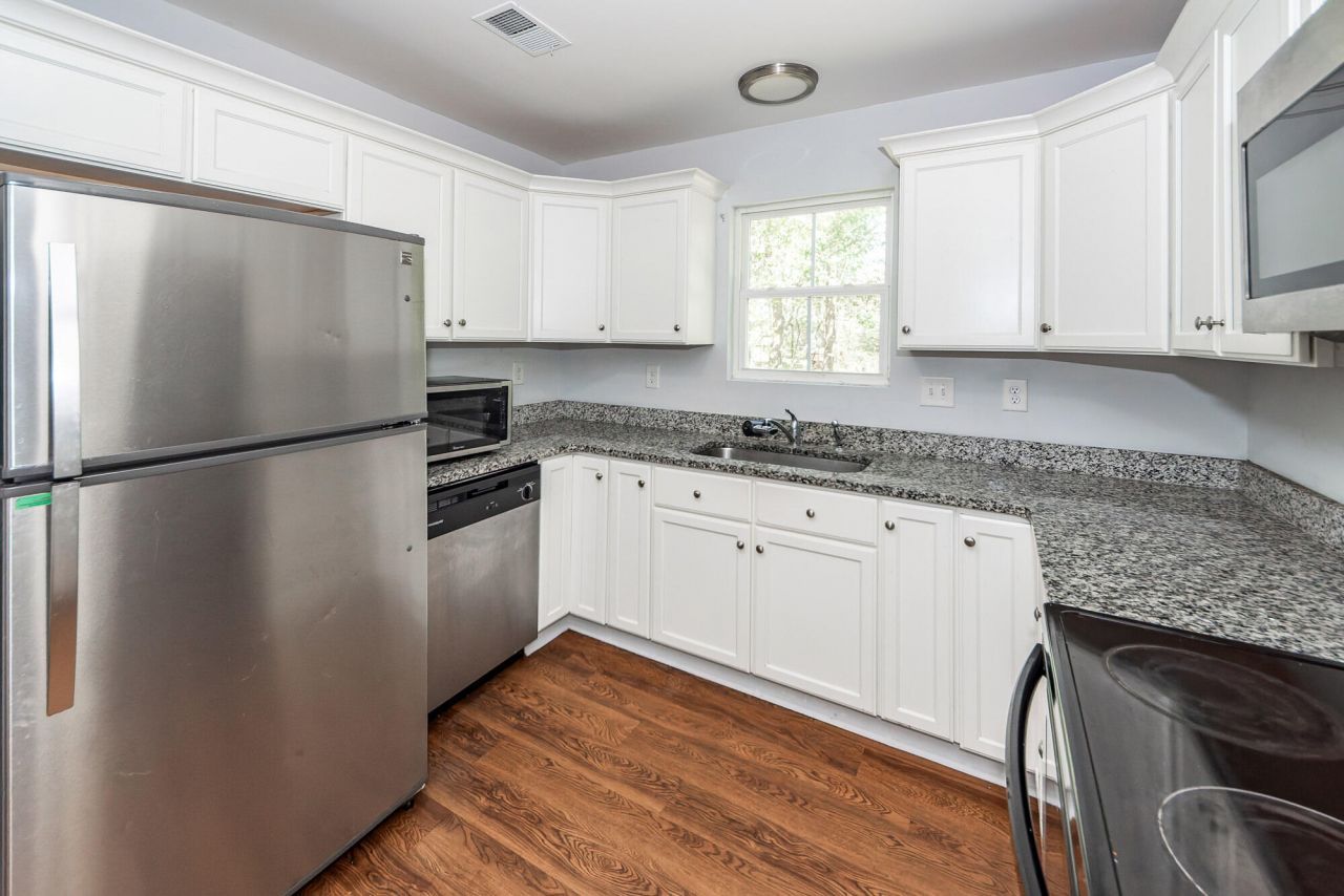 211 White Street Photo 11