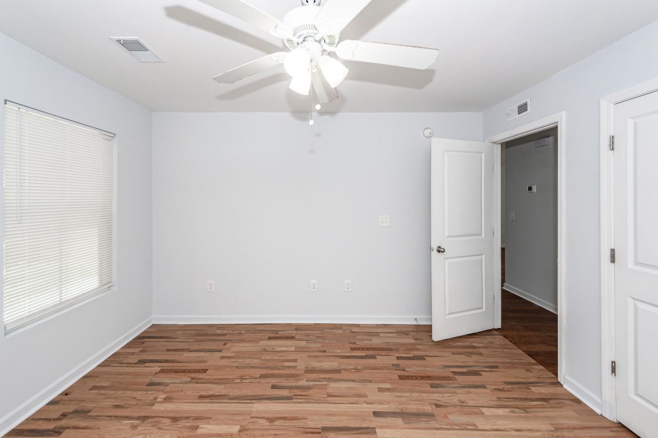 211 White Street Photo 16