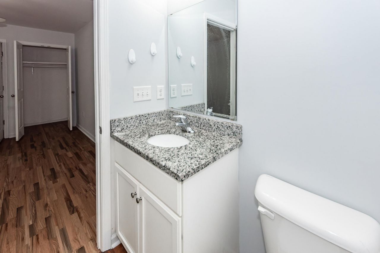 211 White Street Photo 19