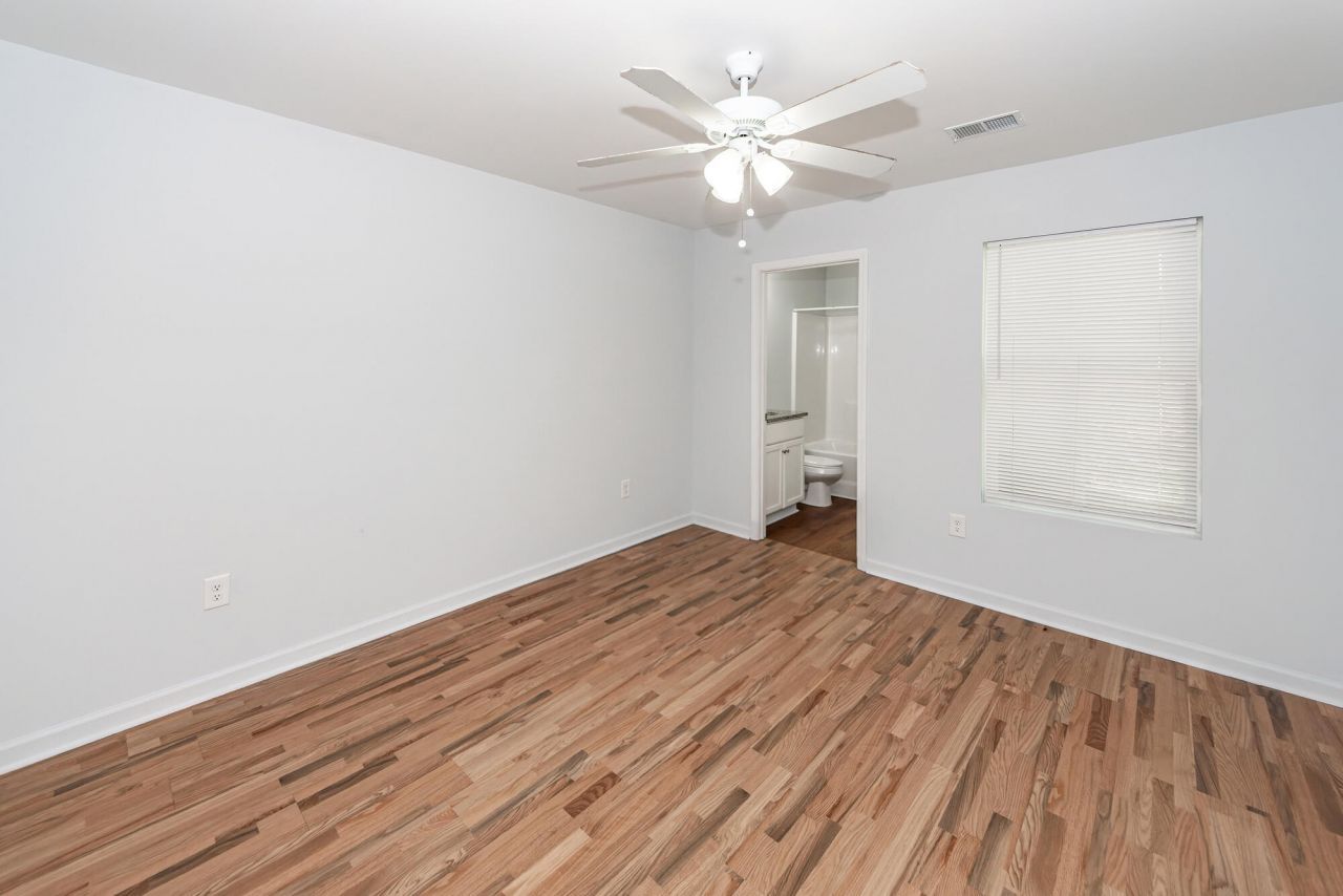 211 White Street Photo 20