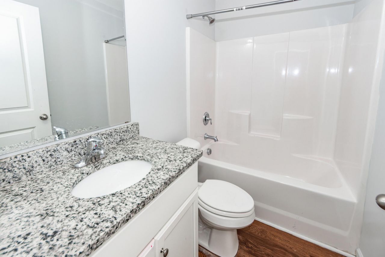 211 White Street Photo 24