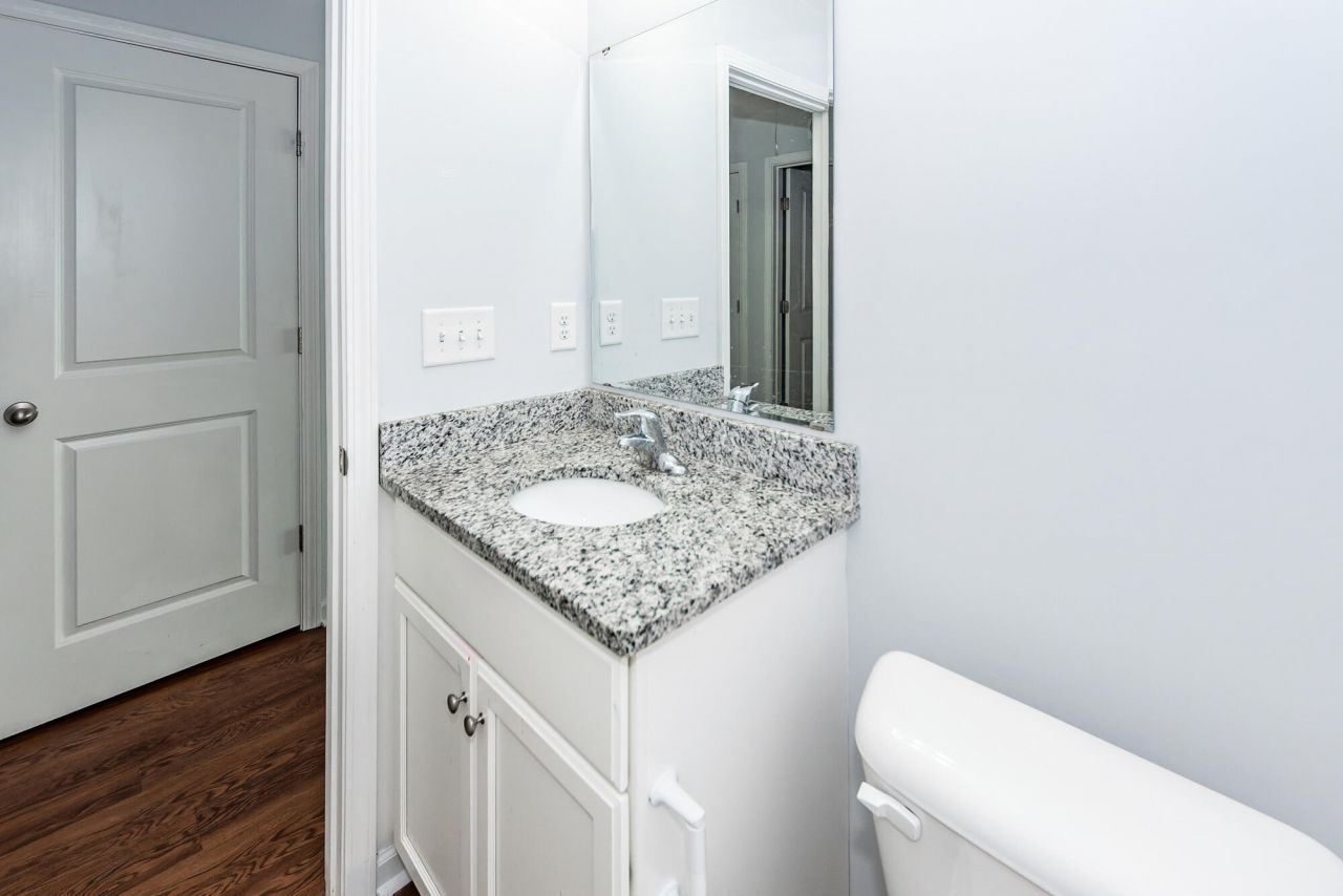 211 White Street Photo 25