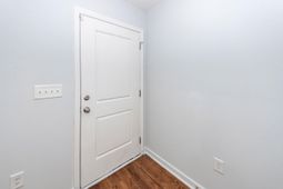 211 White Street photo 4