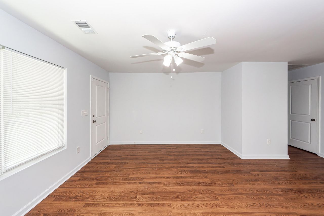 211 White Street Photo 4