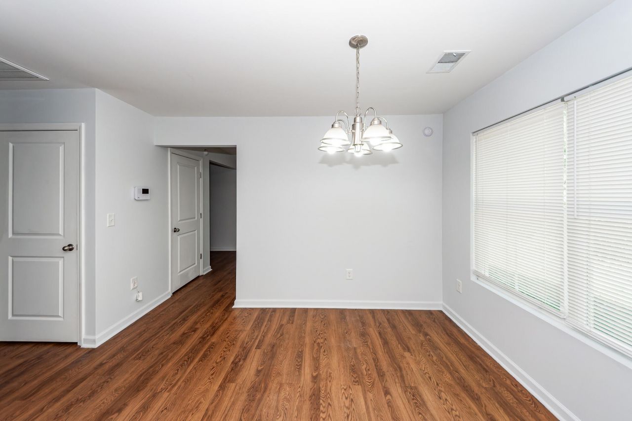 211 White Street Photo 5