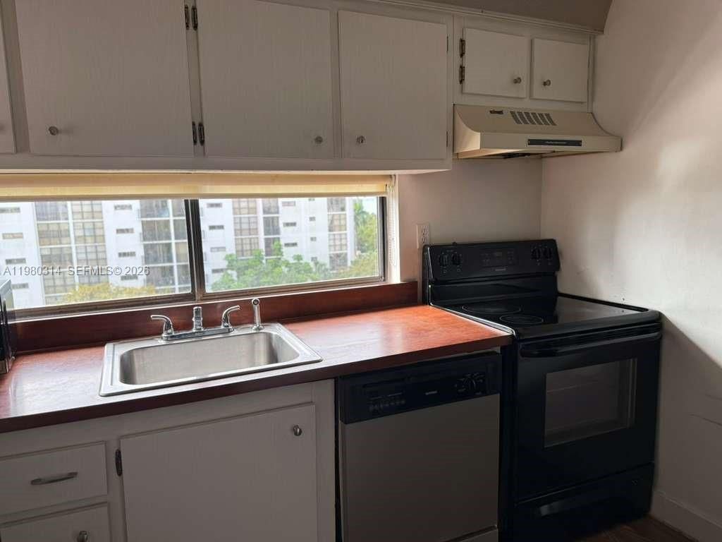 17011 N Bay Rd , Unit 709, Sunny Isles Beach, FL 33160 Photo