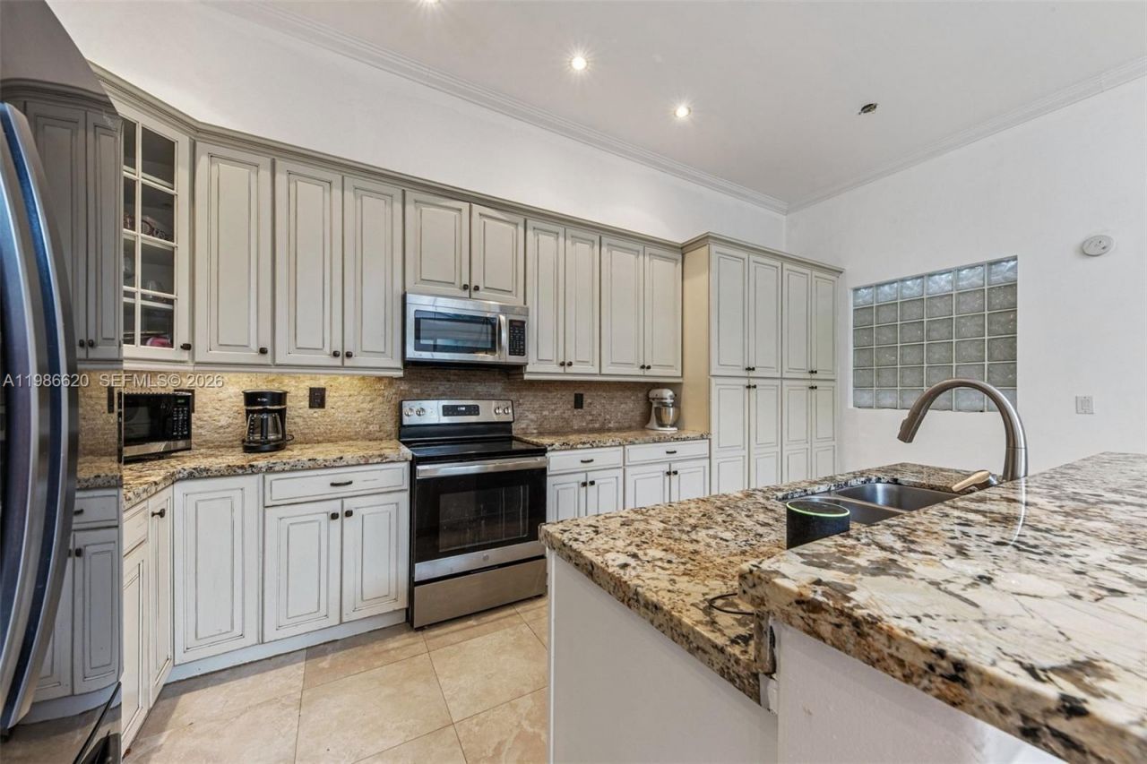 1104 Redwood St , Hollywood, FL 33019 Photo