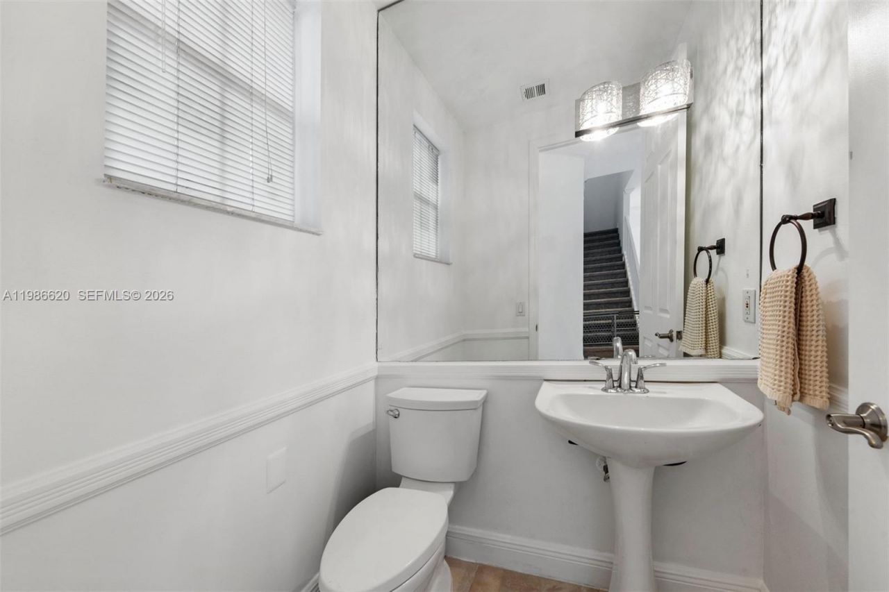 1104 Redwood St , Hollywood, FL 33019 Photo