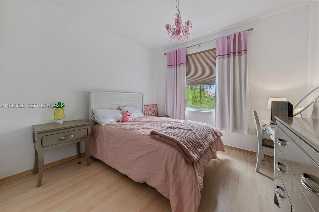 1104 Redwood St , Hollywood, FL 33019 Photo