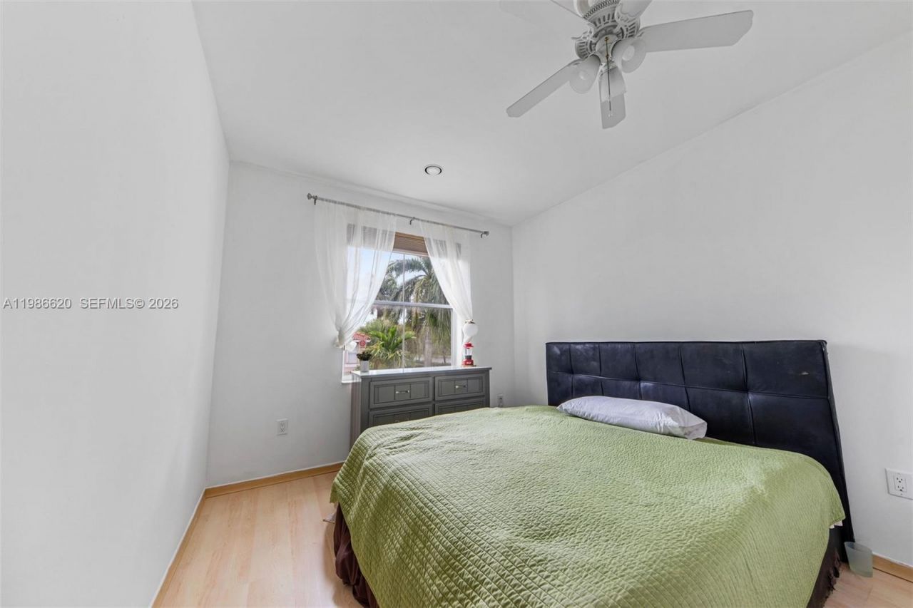 1104 Redwood St , Hollywood, FL 33019 Photo