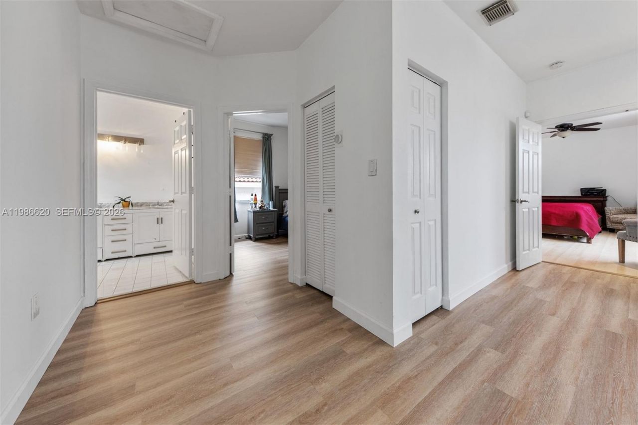 1104 Redwood St , Hollywood, FL 33019 Photo