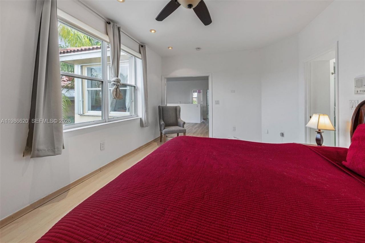 1104 Redwood St , Hollywood, FL 33019 Photo