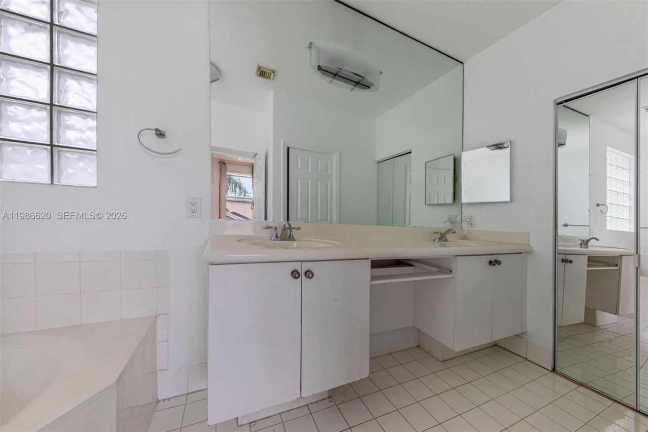 1104 Redwood St , Hollywood, FL 33019 Photo