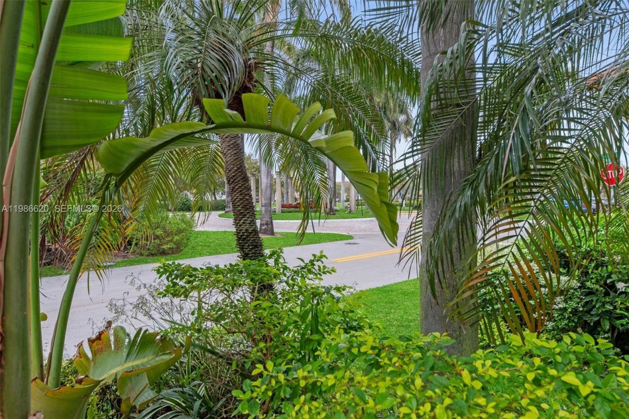 1104 Redwood St , Hollywood, FL 33019 Photo