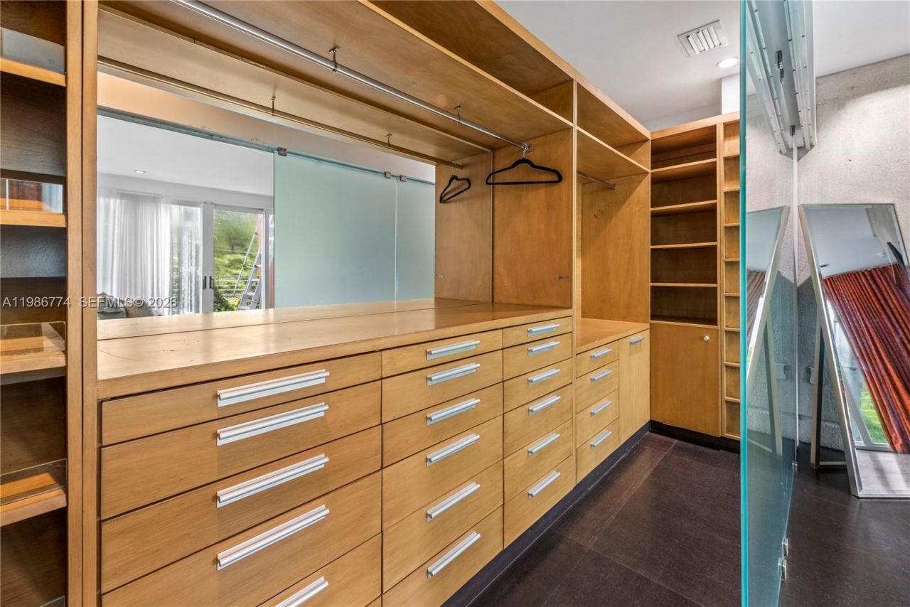 1606 S Bayshore Dr , Miami, FL 33133 Photo