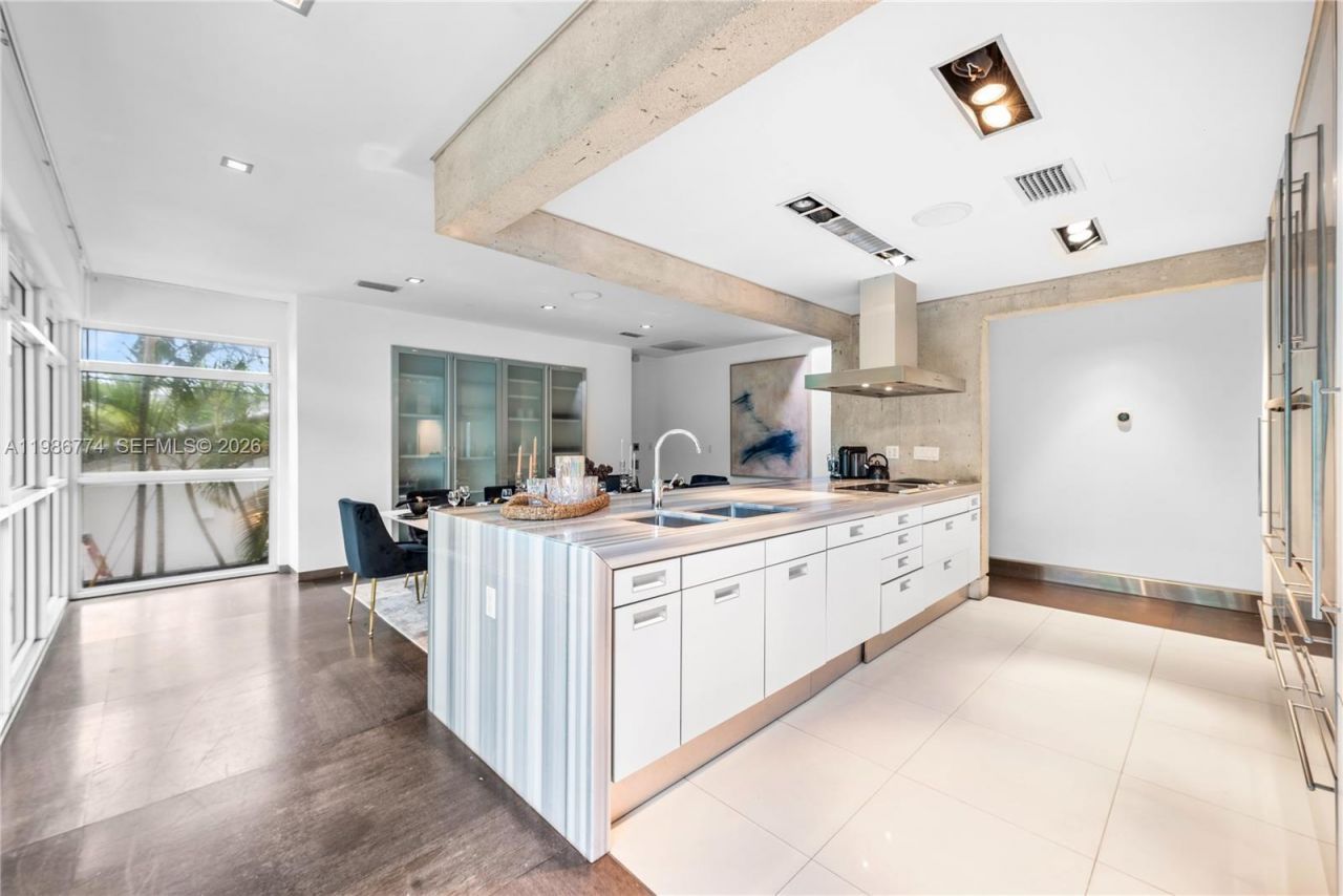 1606 S Bayshore Dr , Miami, FL 33133 Photo