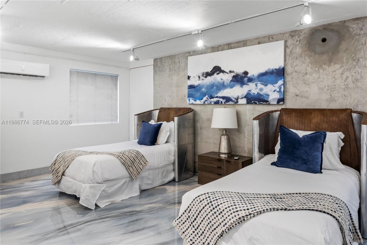 1606 S Bayshore Dr , Miami, FL 33133 Photo