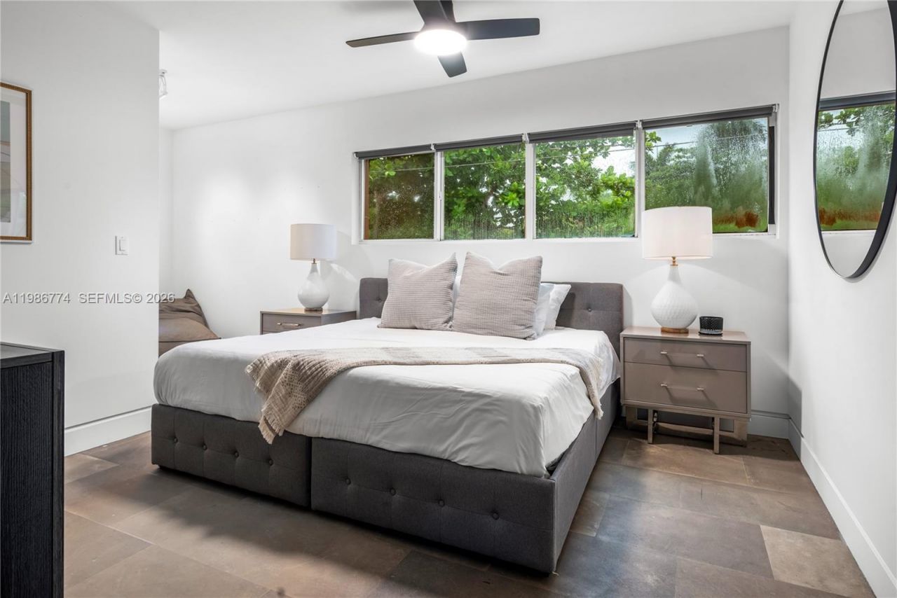 1606 S Bayshore Dr , Miami, FL 33133 Photo