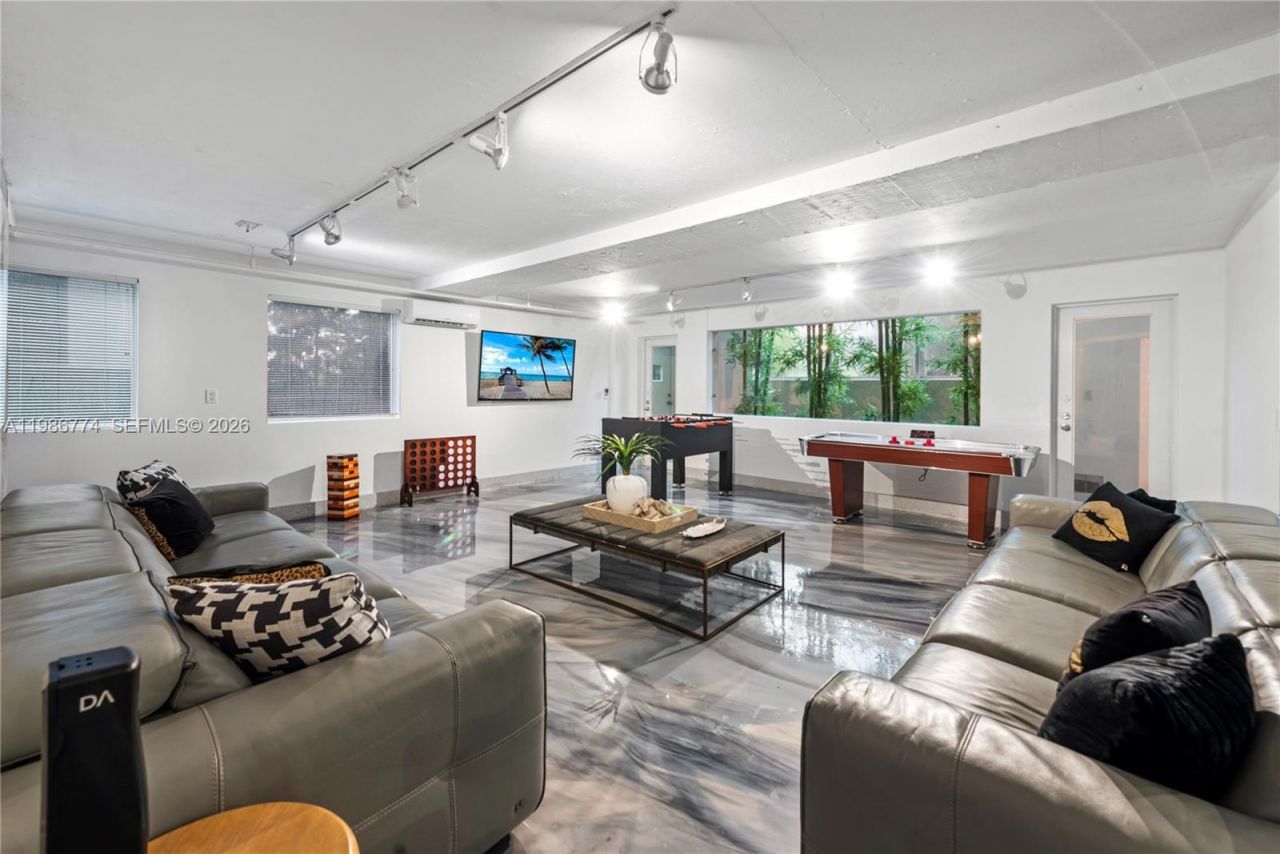 1606 S Bayshore Dr , Miami, FL 33133 Photo