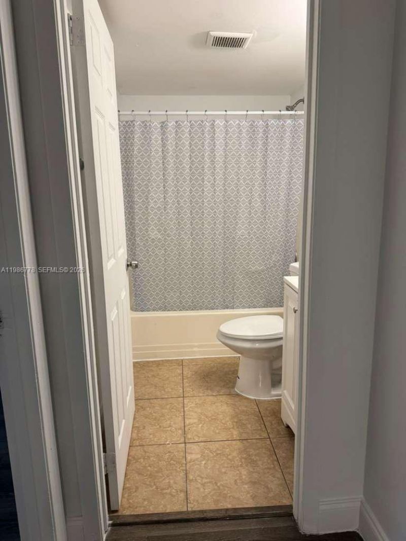 605 Ixoria Ave , Unit 15, Fort Pierce, FL 34982 Photo