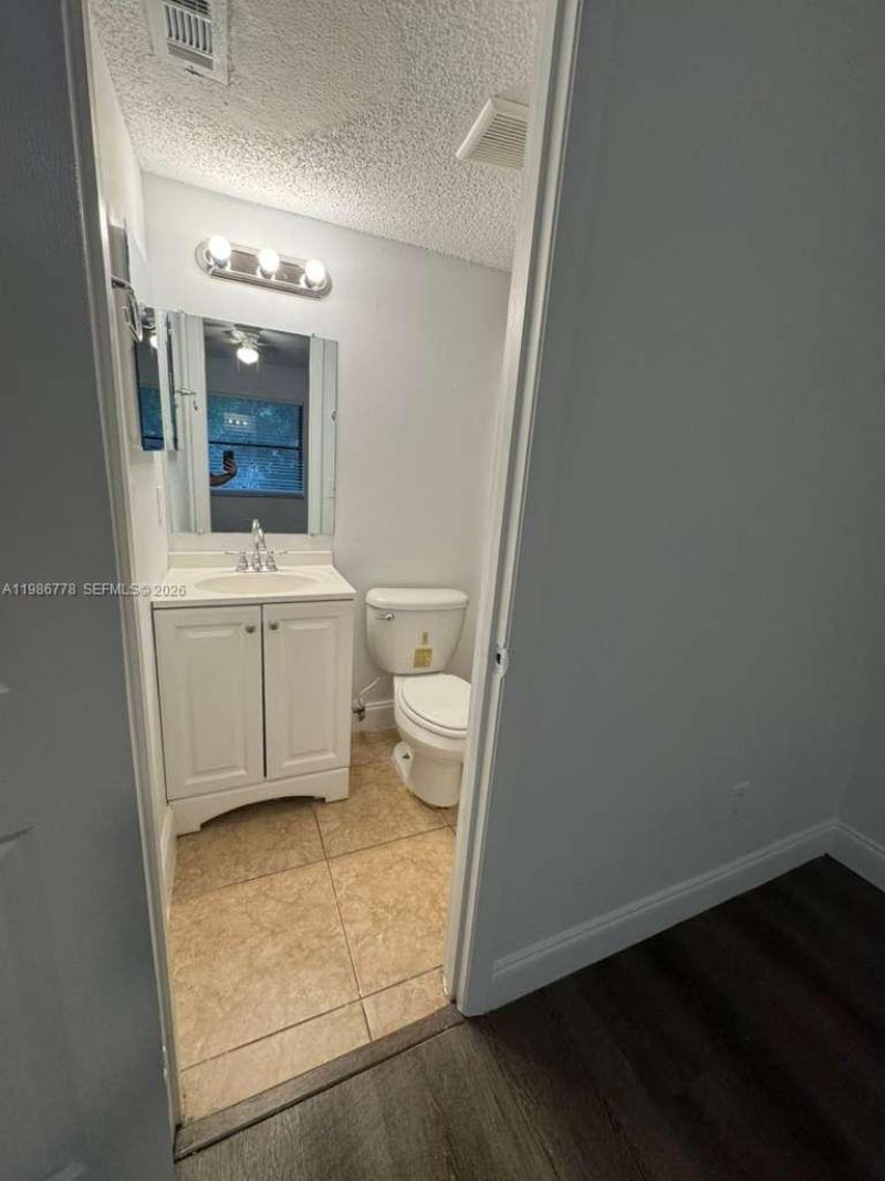 605 Ixoria Ave , Unit 15, Fort Pierce, FL 34982 Photo