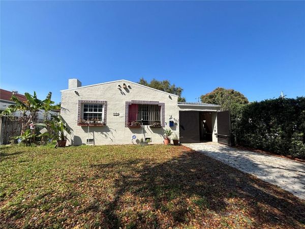 521 NW 48th St, Miami, FL 33127