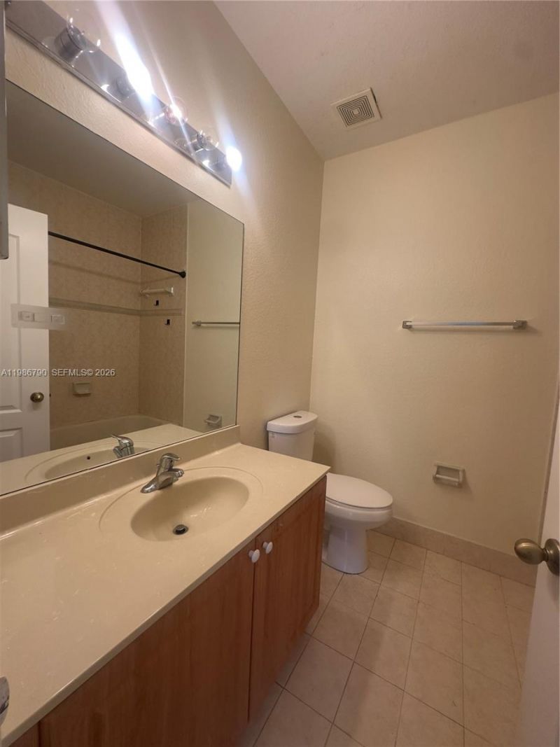 1662 SE 27th Dr, Unit 209, Homestead, FL 33035 Photo