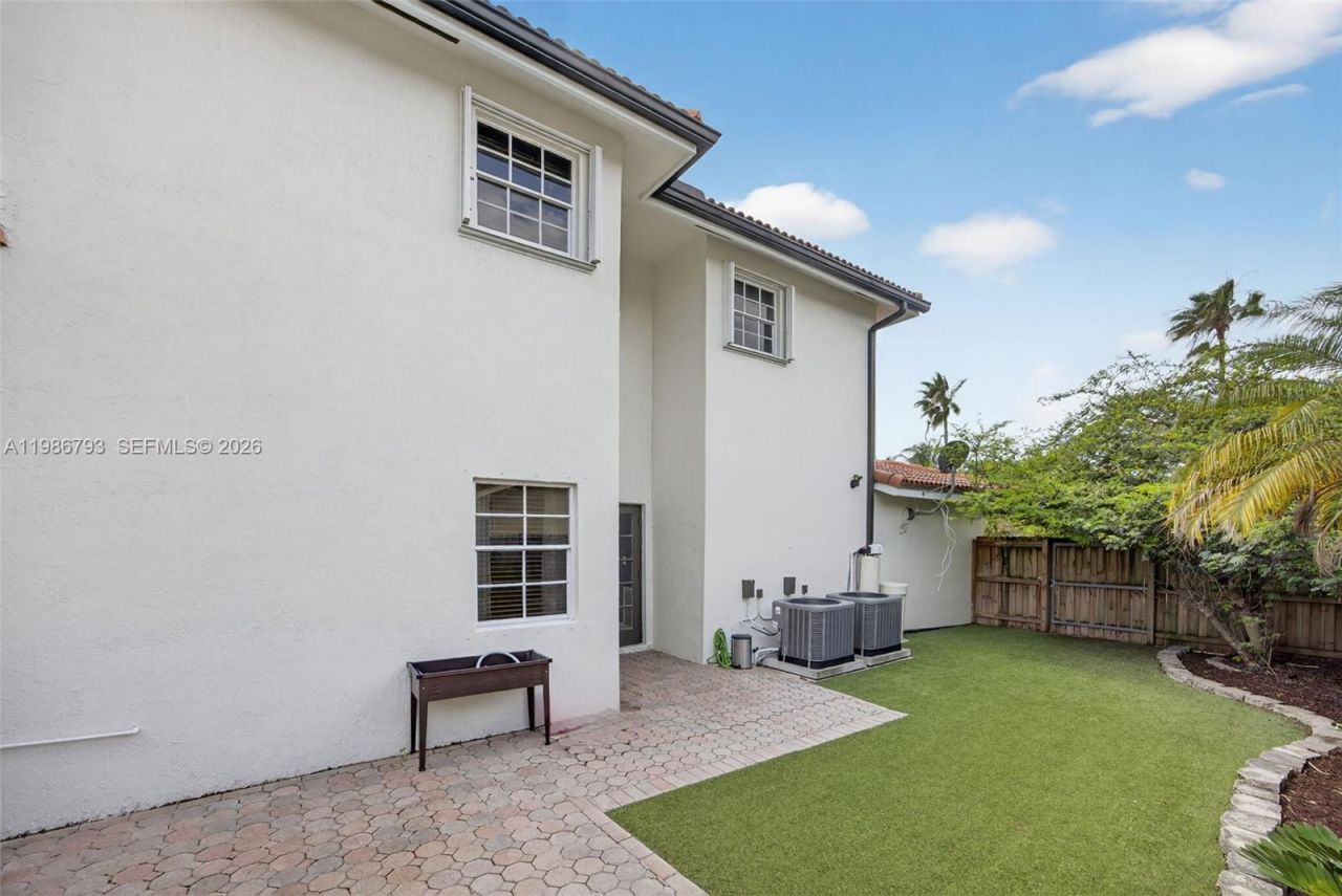 15000 SW 45th Ln, Miami, FL 33185 Photo