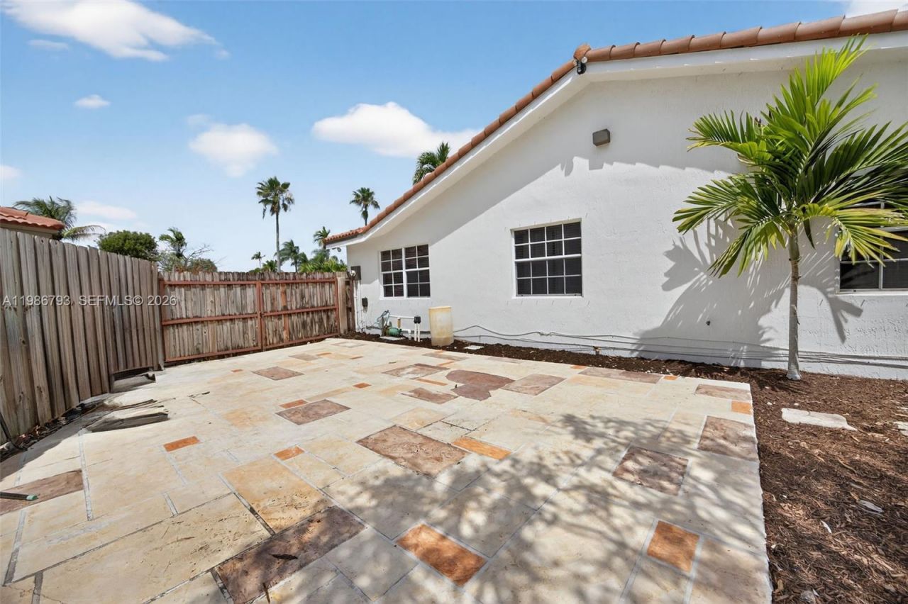 15000 SW 45th Ln, Miami, FL 33185 Photo