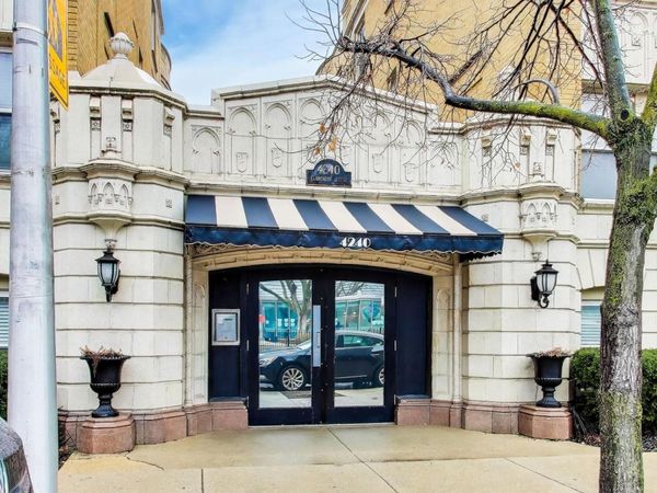 4240 N Clarendon Avenue, Unit 405N, Chicago, IL 60613