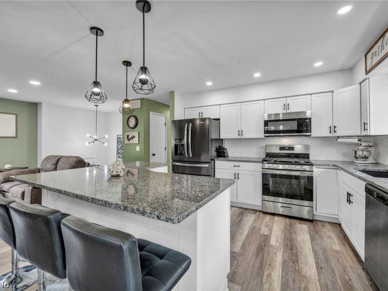 692 Zeletta Drive , Akron, OH 44319 Photo 13