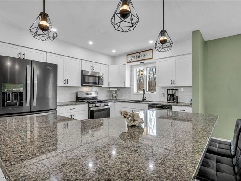 692 Zeletta Drive , Akron, OH 44319 Photo 14